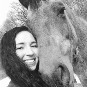 Meet your Posher, Emily